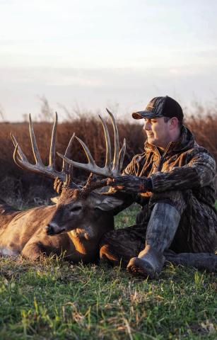 Realtree Road Trips Tyler Jordan takes down his largest whitetail, Stomper Jr. - 12/5/24 Gross 203”