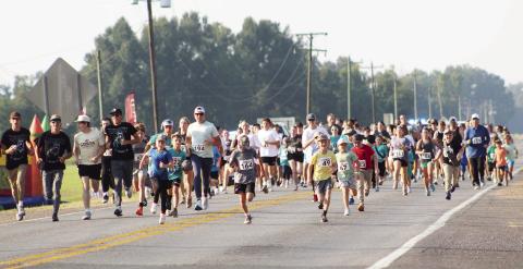 5-K Run/Walk participants at Spirit Reins 16th Annual Fundraiser (CNB Photo)