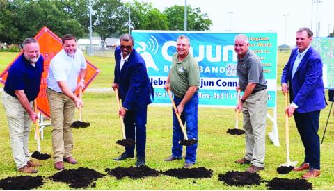 LACONNECT OFFICIALS break ground on broadband in South Louisiana.